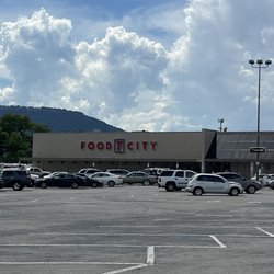 Food City - On the way out. Super friendly staff!!