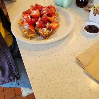 Chloe's Cafe - Croissant french toast with strawberries - Breakfast & Brunch Near Me - San Francisco, California Chloe's Cafe - Croissant french toast with strawberries - Breakfast & Brunch Near Me - San Francisco, California