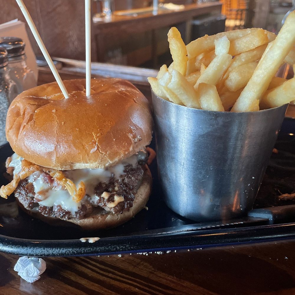 Druthers Brewing Company - Smash burger with bacon - Burgers Near Me - Albany, New York
