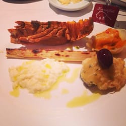 Barra Grill - Lagosta, casquinha de Siri, pupunha assado e bacalhau gratinado, tudo do buffet de frutos do mar do barra grill.