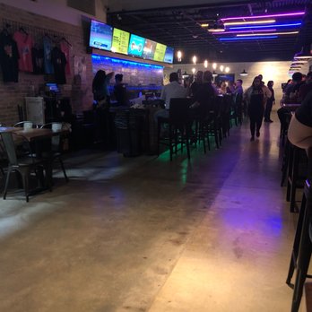 Rolling Waves Brewing and Distillery - Main room - Breweries Near Me - Doral, Florida Rolling Waves Brewing and Distillery - Main room - Breweries Near Me - Doral, Florida