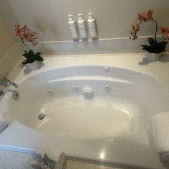 Orchid Key Inn - One room has a nice hot tub - Hotels Near Me - Key West, Florida Orchid Key Inn - One room has a nice hot tub - Hotels Near Me - Key West, Florida