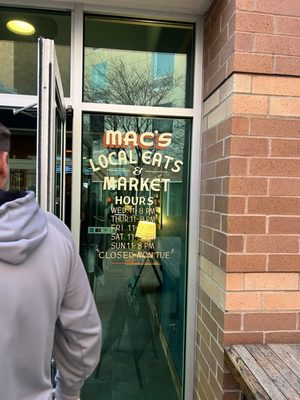 Mac's Local Eats by null