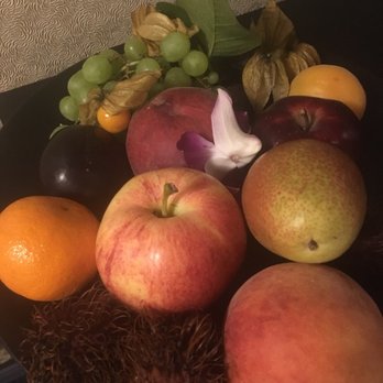 Mandarin Oriental - Welcome fruit plate - Hotels Near Me - New York, New York