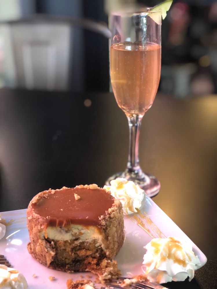 UCRAVE cafe and grill