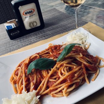 Ai do Scaini - Spaghetti Al Pomodoro - Cafeteria Near Me - Venezia, VE