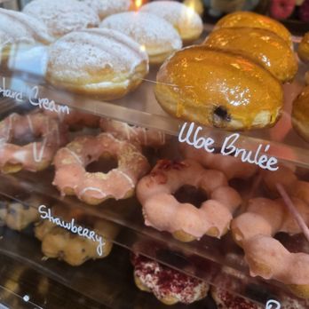 MaMa YaTai Donut - Everything looks gorgeous - Desserts Near Me - Davie, Florida MaMa YaTai Donut - Everything looks gorgeous - Desserts Near Me - Davie, Florida