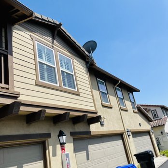 Daylight Solar Panel Cleaning - We also clean townhomes! - Window Washing Near Me