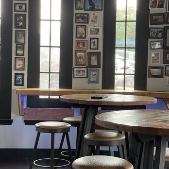 Corner Bar - Feels at home - Sports Bars Near Me - Austin, Texas