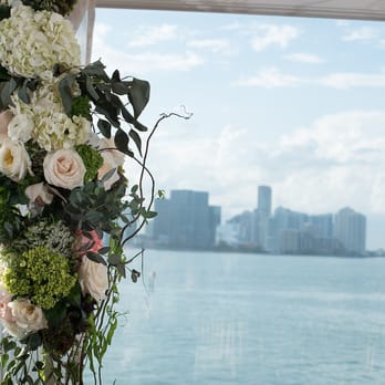 Zoom Bloomz - Wedding Arch - Florists Near Me - Miami, Florida