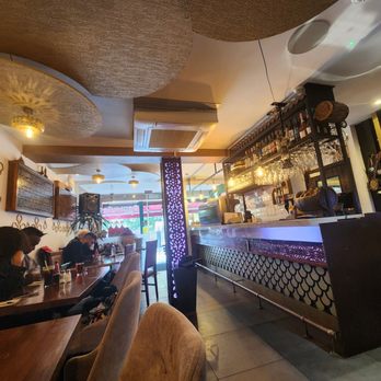 Faulkners - Ambiance - Fish & Chips Near Me - London, XGL