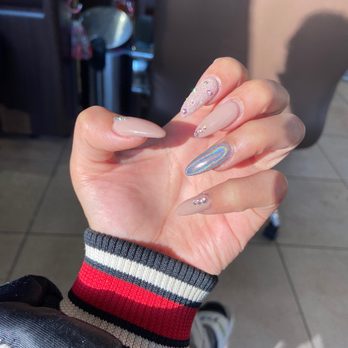 Quality Nails & Spa - Nail Salons Near Me - Long Beach, California