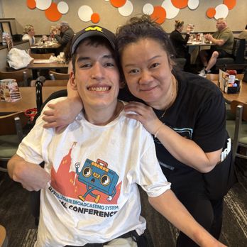 Eat'n Park - Me and June - American Near Me - Mars, Pennsylvania