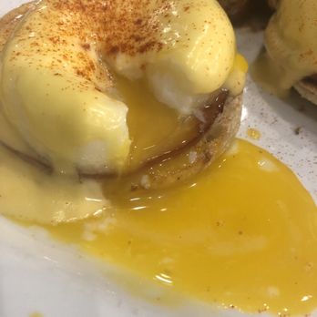 Keke's Breakfast Cafe - Eggs Benedict - Breakfast & Brunch Near Me - Apopka, Florida