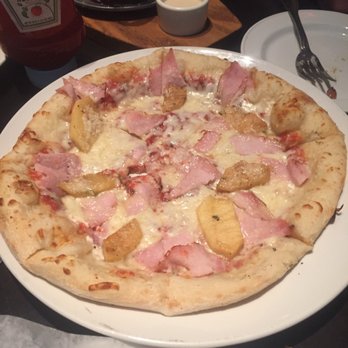 Yard House - Ham and pineapple pizza - New American Near Me - Springfield, Virginia Yard House - Ham and pineapple pizza - New American Near Me - Springfield, Virginia