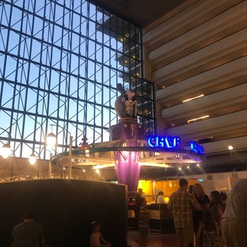 Chef Mickey's - Sunset at chef mickey's - American Near Me - Lake Buena Vista, Florida