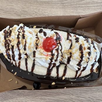 Fosters Freeze - Banana Split - Ice Cream & Frozen Yogurt Near Me - San Diego, California Fosters Freeze - Banana Split - Ice Cream & Frozen Yogurt Near Me - San Diego, California