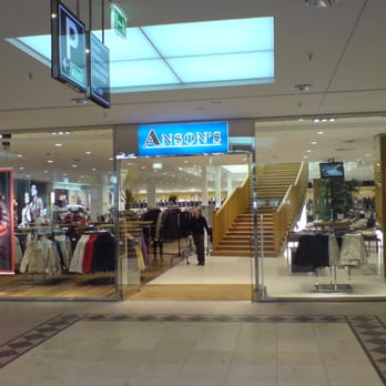 Anson's - Schicker AEZ-Fußboden. Hinten schicke, breite Holztreppe ins EG von Ansons. - Men's Clothing Near Me - Hamburg, HH