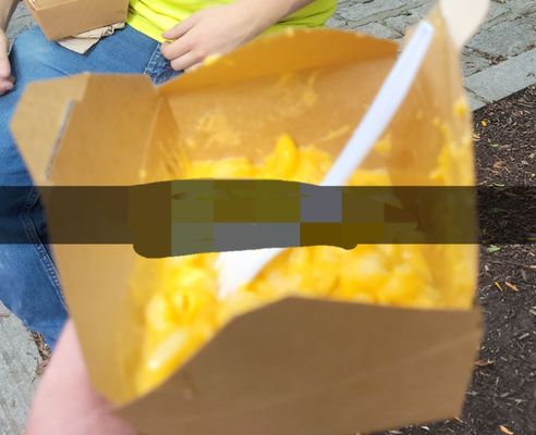 Mmmac N' Cheese by null