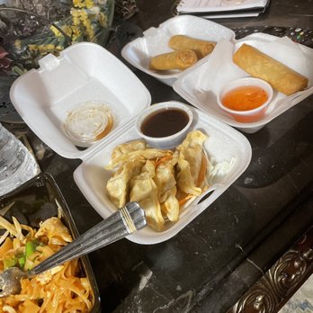Jan Thai Kitchen - Chicken Pad Thai, Pork Pot Stickers, and Veggie Spring Rolls - Thai Near Me - Bedford, Texas Jan Thai Kitchen - Chicken Pad Thai, Pork Pot Stickers, and Veggie Spring Rolls - Thai Near Me - Bedford, Texas
