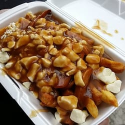 Lou Fast Food - Poutine!
