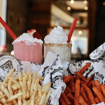 Harry's on Main - Bars Near Me - Providence, Rhode Island