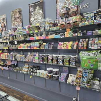 HILLTOP BUZZ - Updated May 2026 - 21 Photos - 105 Hilltop Dr, Lawrenceburg,  Kentucky - Vape Shops - Phone Number - Yelp