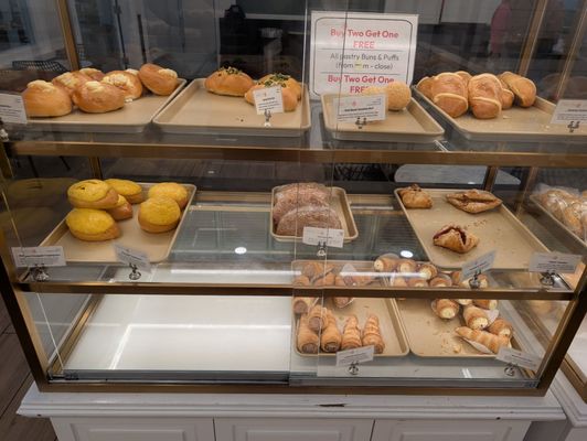 Keefer Court Bakery & Desserts by null