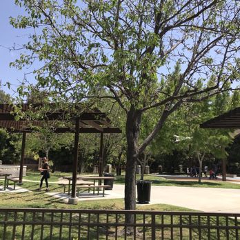 Coldwater Canyon Park - Parks Near Me - Beverly Hills, California