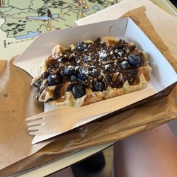 Waffle & Friends - Blueberry kiss waffle