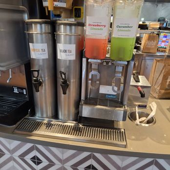 Habit Burger & Grill - Teas area and limeade - Burgers Near Me - Burbank, California