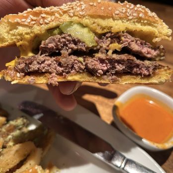 Marlow's Tavern - Wagyu beef hamburger - Gastropubs Near Me - Duluth, Georgia Marlow's Tavern - Wagyu beef hamburger - Gastropubs Near Me - Duluth, Georgia