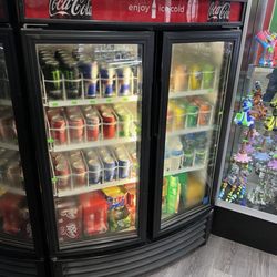 Y & M Smoke Shop