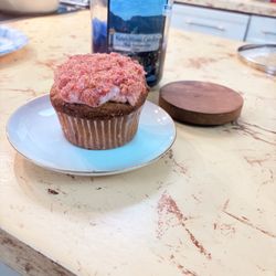 The Max's Bakery - Finished photo of strawberry crunch cupcake