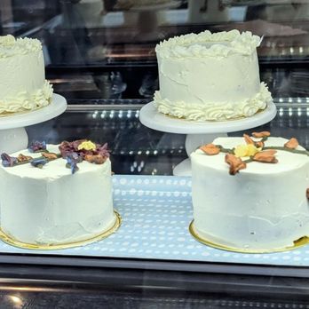 Mon Petit Choux - Bakeries Near Me - Cheviot, Ohio