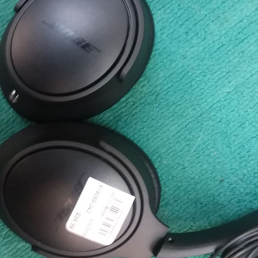 Unclaimed Baggage - Bose headphones for $39.99. Visit date was 4-19-19 - Luggage Near Me - Scottsboro, Alabama Unclaimed Baggage - Bose headphones for $39.99. Visit date was 4-19-19 - Luggage Near Me - Scottsboro, Alabama
