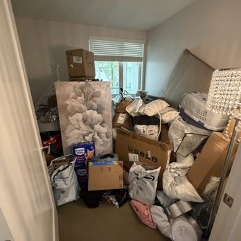 Sleek Home Organizer - BEFORE: what the room looked like before Issaf arrived - Home Organization Near Me Sleek Home Organizer - BEFORE: what the room looked like before Issaf arrived - Home Organization Near Me