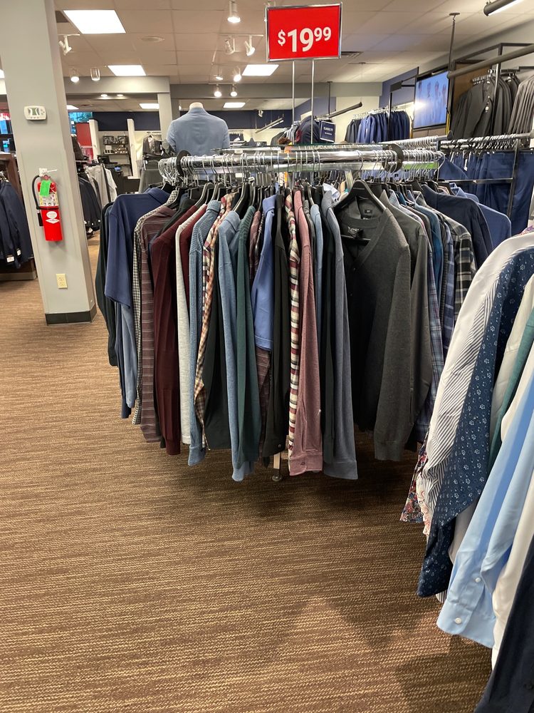 MEN’S WEARHOUSE Updated June 2024 39 Photos & 25 Reviews 7767