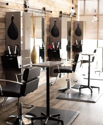 Salon Halcyon by null