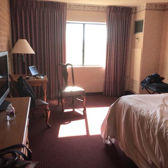 Harrah's Laughlin - A Caesars Rewards Destination - Regular boring room in north tower - Hotels Near Me - Laughlin, Nevada Harrah's Laughlin - A Caesars Rewards Destination - Regular boring room in north tower - Hotels Near Me - Laughlin, Nevada
