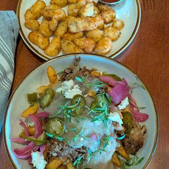 Oasthouse - Poutine Fries and Fried Cheese Curds - Bars Near Me - Austin, Texas