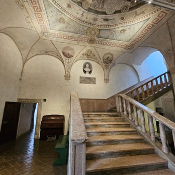 Palazzo Orsini - Lobby area - Art Museums Near Me - Pitigliano, GR