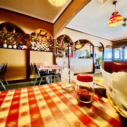 Manzella's Italian Patio - Dinning room