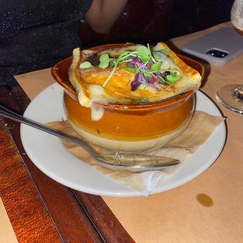 Sweetwater Restaurant - French Onion Soup - New American Near Me - Brooklyn, New York Sweetwater Restaurant - French Onion Soup - New American Near Me - Brooklyn, New York