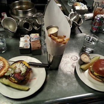 Au Cheval - Famed cheeseburgers a let down - Bars Near Me - Chicago, Illinois Au Cheval - Famed cheeseburgers a let down - Bars Near Me - Chicago, Illinois