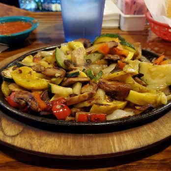 Esteban's Cafe y Cantina - Veggie fajitas - Mexican Near Me - League City, Texas