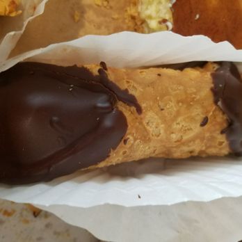 Choco Bakery & Cafe - Nom Nom Canoli - Patisserie/Cake Shop Near Me - Corona, California Choco Bakery & Cafe - Nom Nom Canoli - Patisserie/Cake Shop Near Me - Corona, California