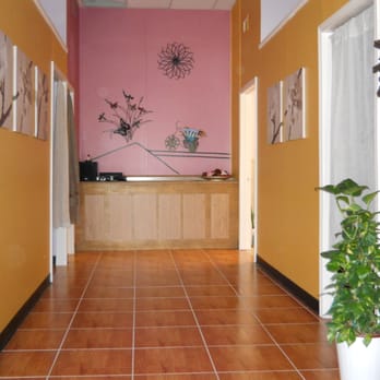 Top Feet - Clean and Nice Environment - Massage Near Me - Richardson, Texas