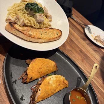 Yard House - Fettuccine Alfredo & Birria Tacos - New American Near Me - Las Vegas, Nevada Yard House - Fettuccine Alfredo & Birria Tacos - New American Near Me - Las Vegas, Nevada