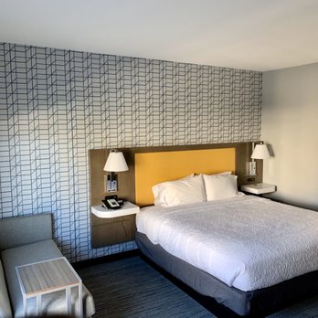 Hampton Inn Riverside Downtown - Hotels Near Me - Riverside, California